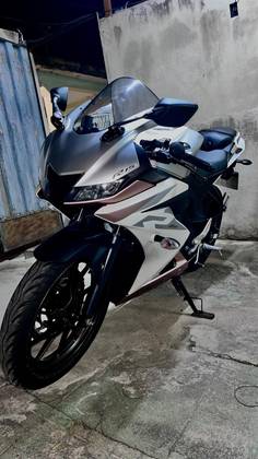 YAMAHA YZF R15 